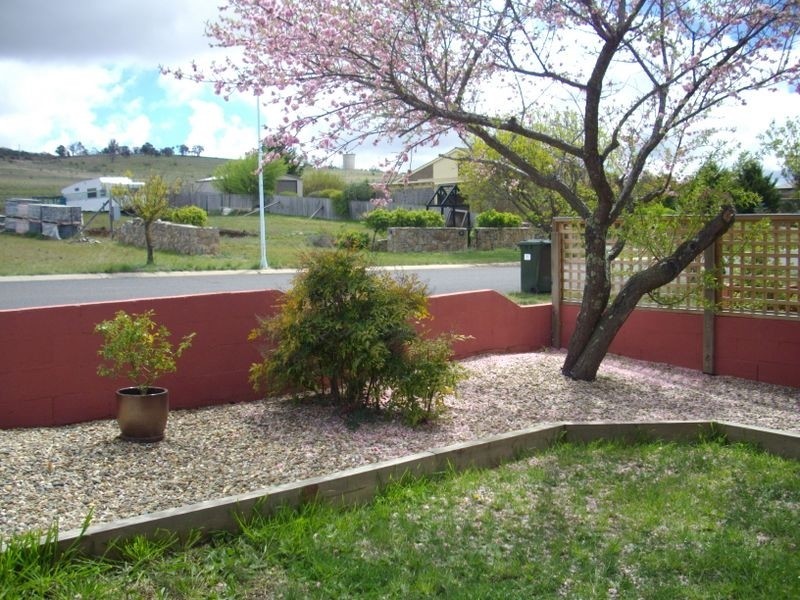 1/27 Roberson, Berridale NSW 2628