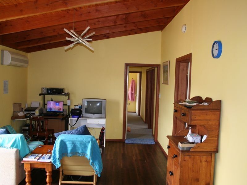 37 Snowy Creek Avenue, Cooma NSW 2630