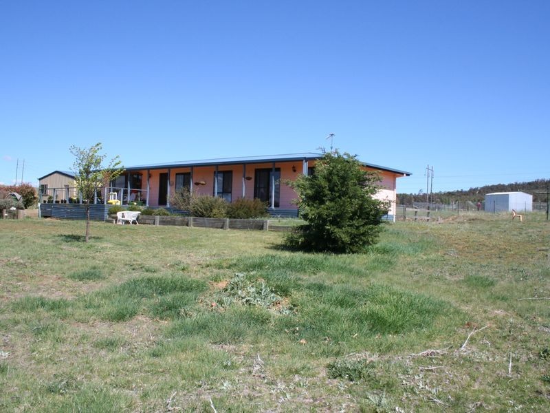 37 Snowy Creek Avenue, Cooma NSW 2630