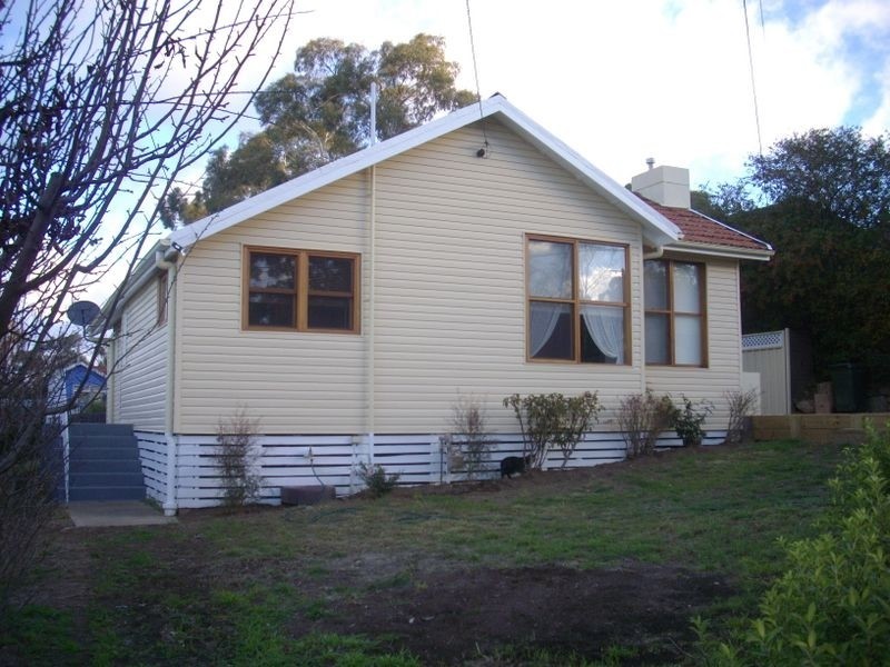 5 Giwang Street, Cooma NSW 2630