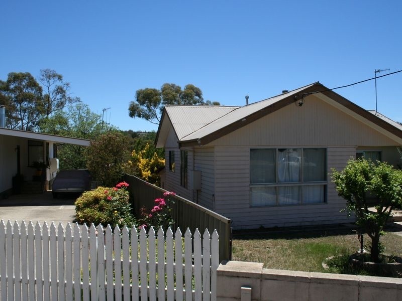 17 Chapman Street, Cooma NSW 2630