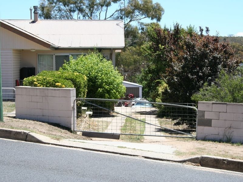 17 Chapman Street, Cooma NSW 2630