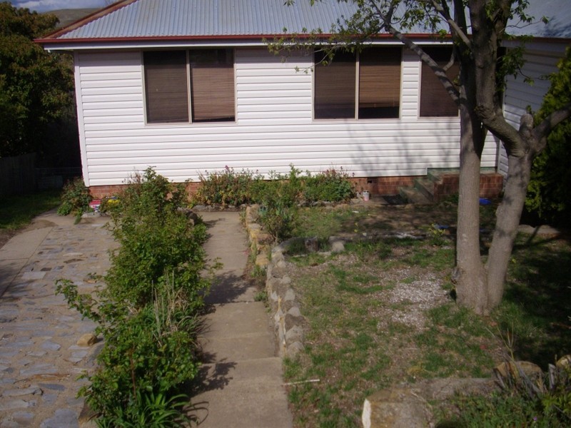 20 Ernest Phillilps Avenue, Cooma NSW 2630