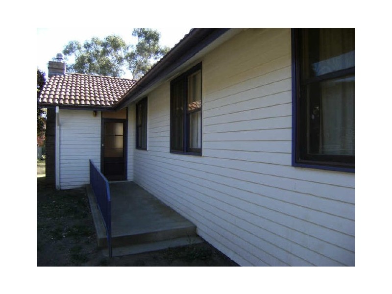 1 Nyora Street, Cooma NSW 2630