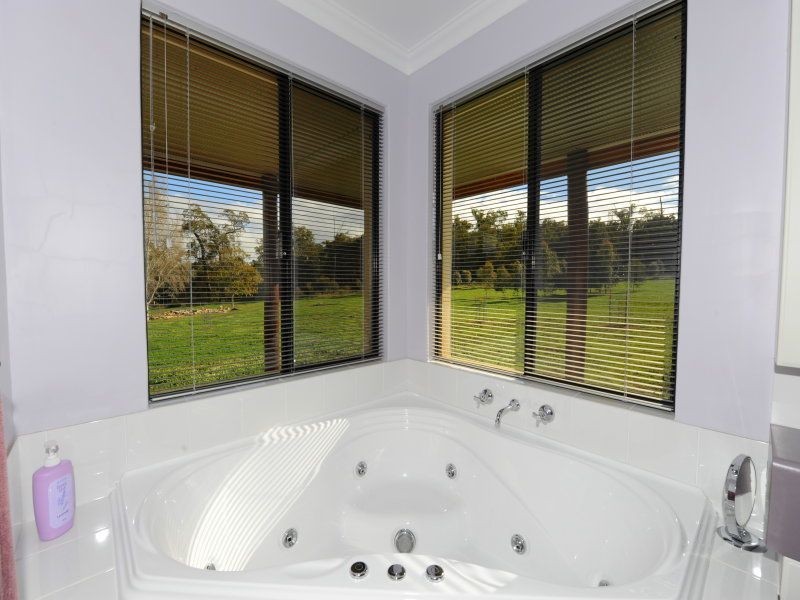 41 Bahen Road, Hacketts Gully WA 6076