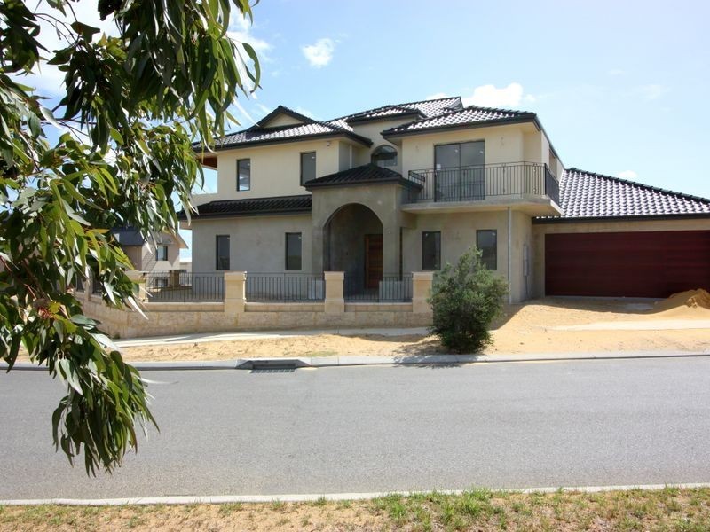 28 Arabella Loop, North Coogee WA 6163