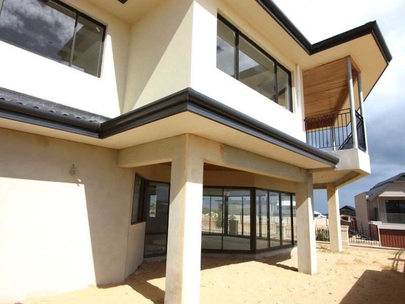 28 Arabella Loop, North Coogee WA 6163