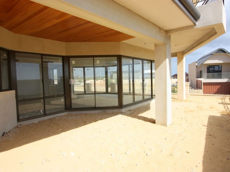 28 Arabella Loop, North Coogee WA 6163