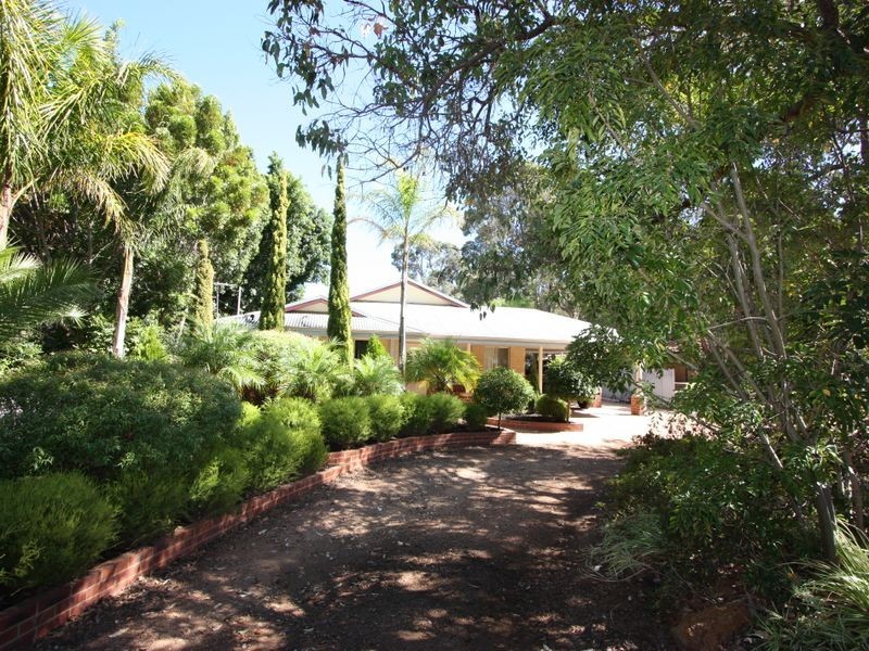 272 Canning Road, Lesmurdie WA 6076