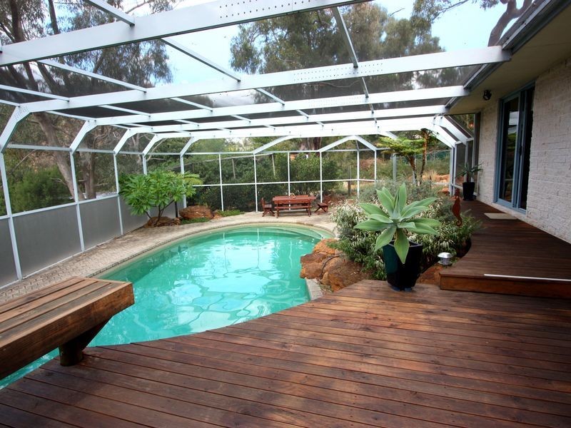 66 Waterloo Crescent, Lesmurdie WA 6076