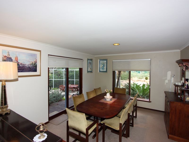 66 Waterloo Crescent, Lesmurdie WA 6076