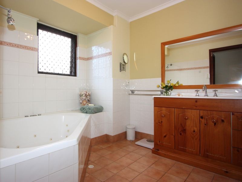 66 Waterloo Crescent, Lesmurdie WA 6076