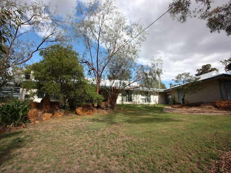 66 Waterloo Crescent, Lesmurdie WA 6076