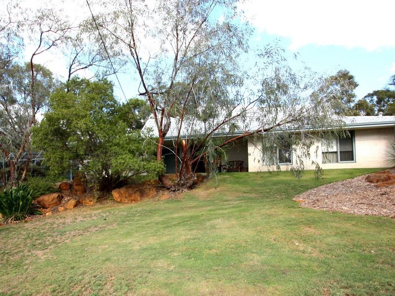 66 Waterloo Crescent, Lesmurdie WA 6076