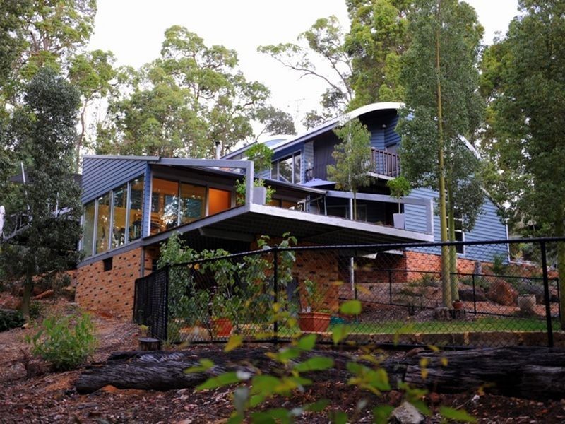 1037 Mundaring Weir Road, Mundaring WA 6073