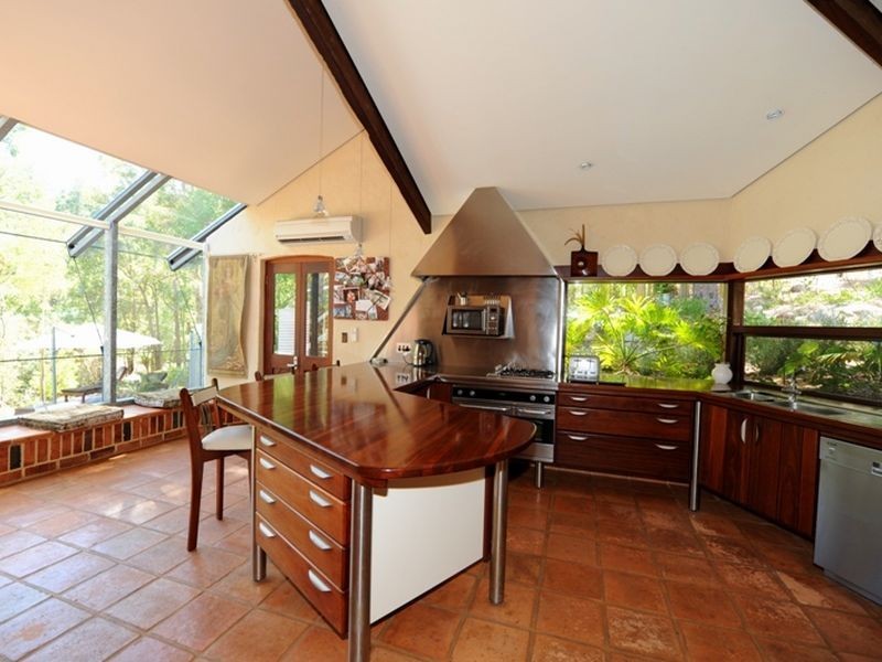 1037 Mundaring Weir Road, Mundaring WA 6073