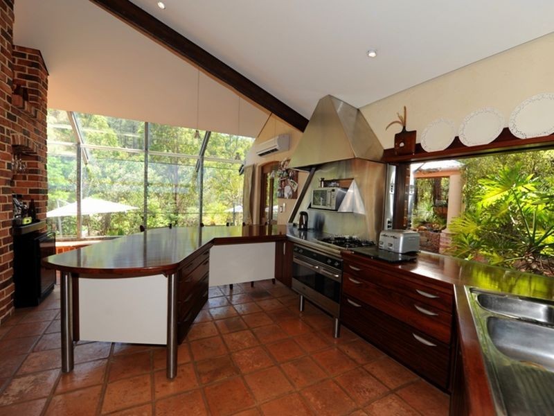 1037 Mundaring Weir Road, Mundaring WA 6073