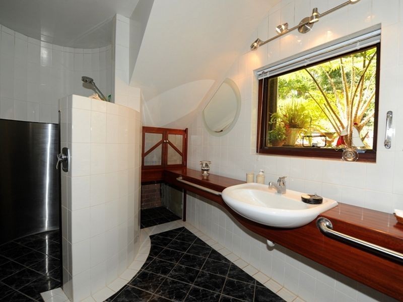 1037 Mundaring Weir Road, Mundaring WA 6073