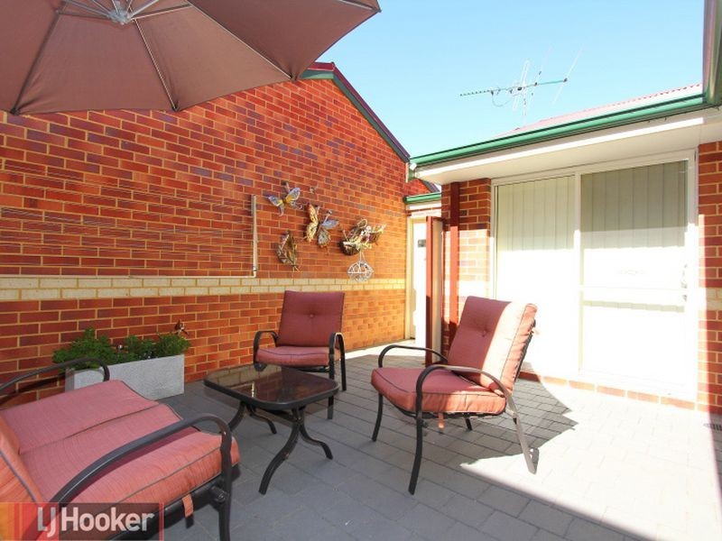 4/4 Walter Street, Gosnells WA 6110