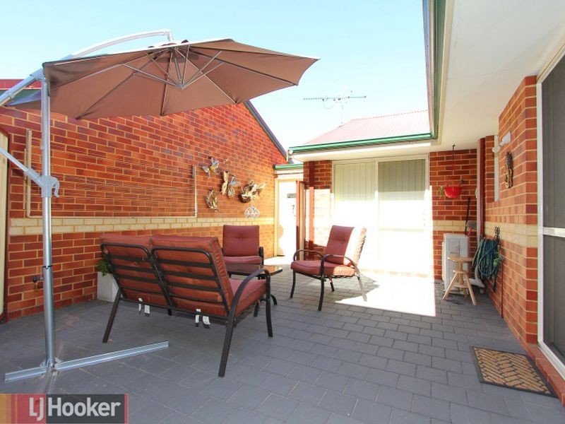4/4 Walter Street, Gosnells WA 6110