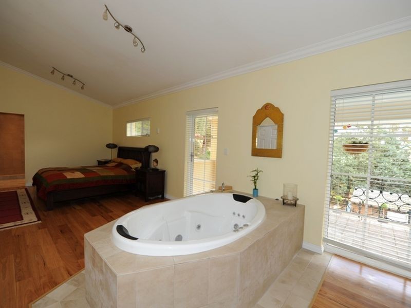 5 Marie Way, Kalamunda WA 6076