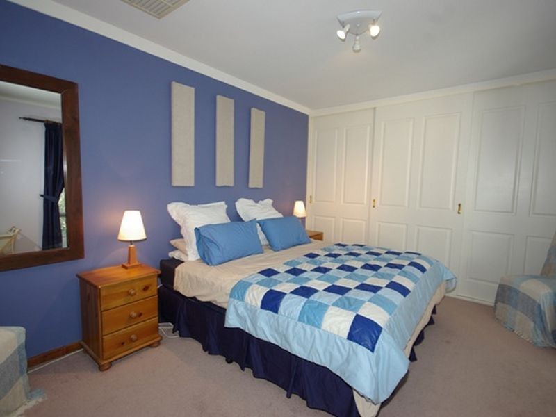 8 Peet Road, Kalamunda WA 6076