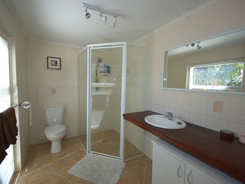 8 Peet Road, Kalamunda WA 6076