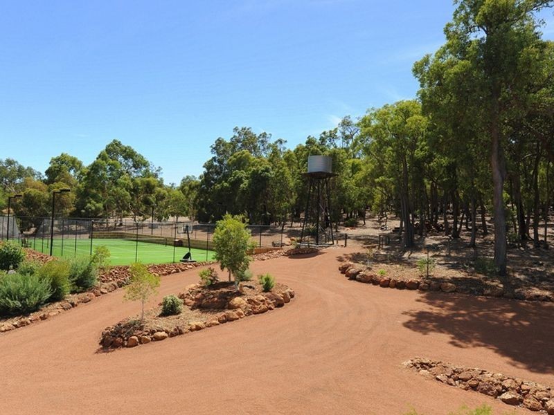 56 Falls Heights, Gidgegannup WA 6083