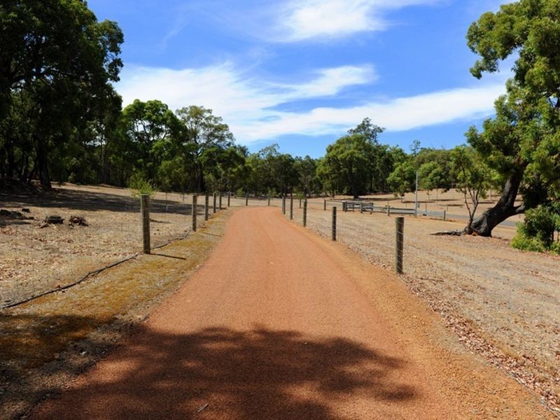 56 Falls Heights, Gidgegannup WA 6083