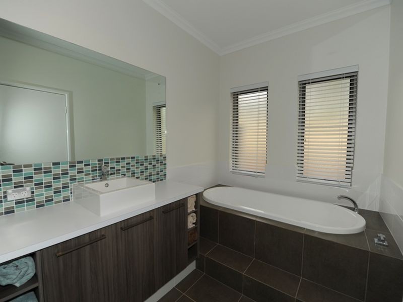 333C Lesmurdie Road, Lesmurdie WA 6076