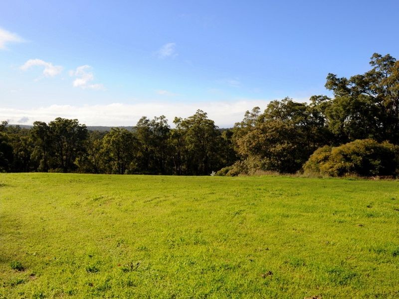 64 Broadway Road, Bickley WA 6076