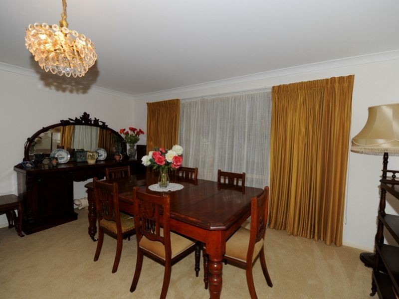 16 Grange Crescent, Gooseberry Hill WA 6076