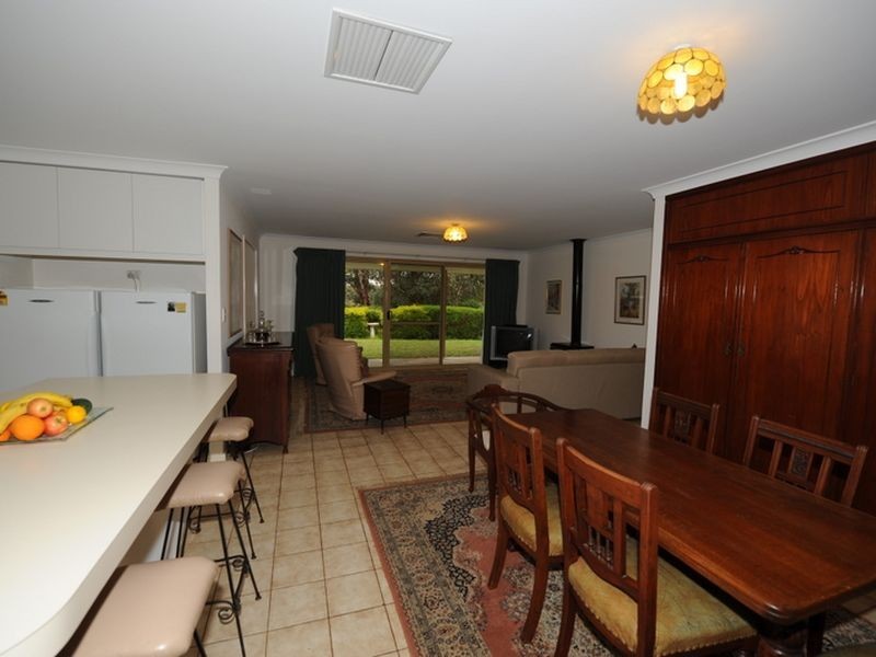 16 Grange Crescent, Gooseberry Hill WA 6076