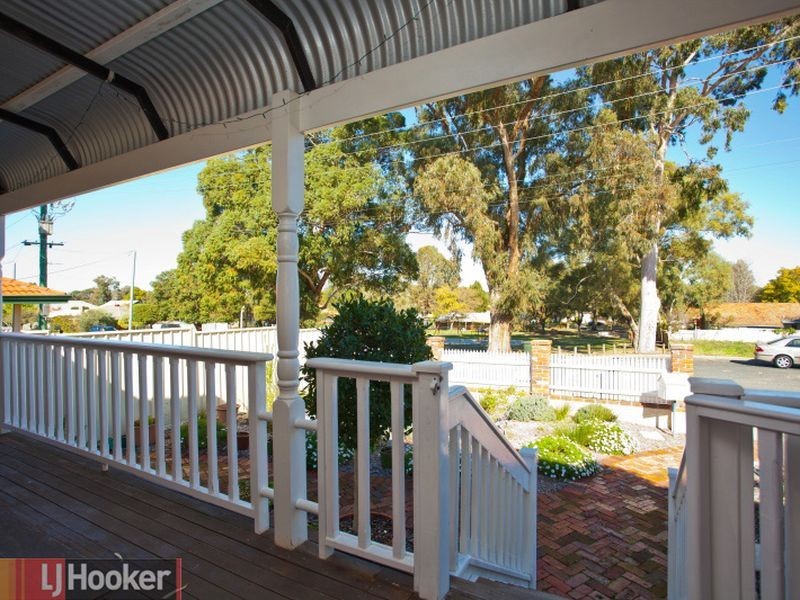 2/341 Daly Street, Belmont WA 6104
