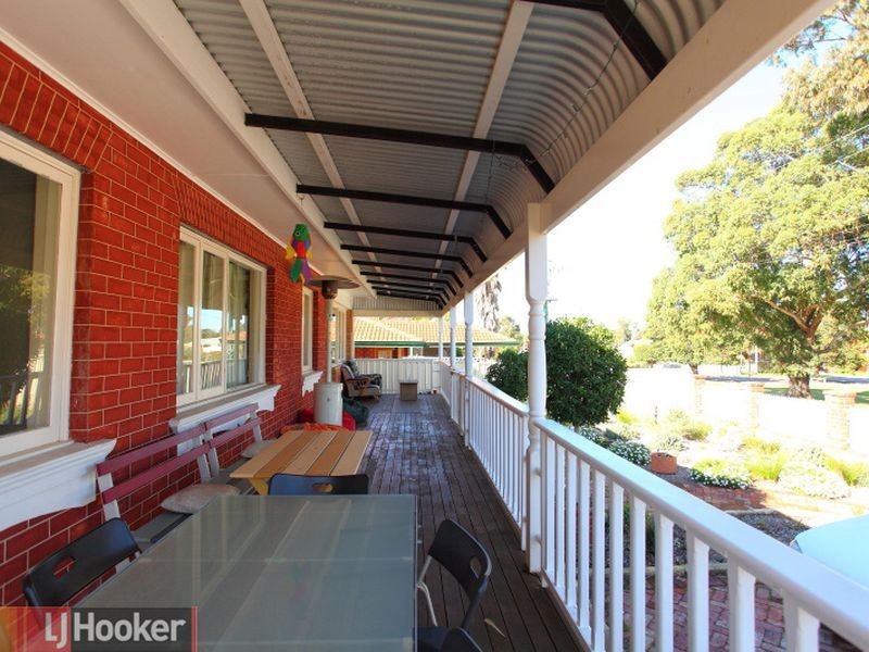 2/341 Daly Street, Belmont WA 6104