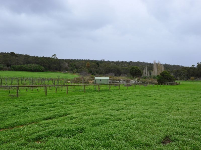 915 Mundaring Weir Road, Paulls Valley WA 6076