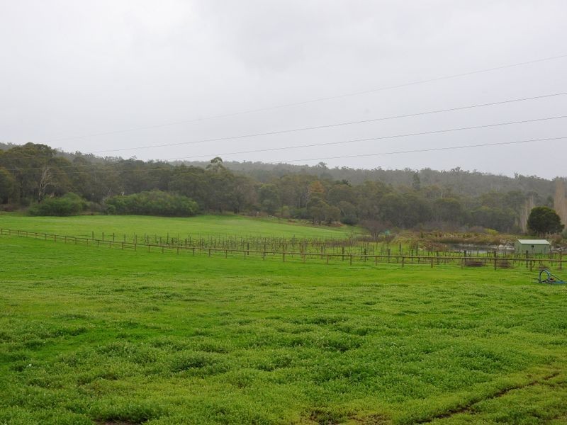 915 Mundaring Weir Road, Paulls Valley WA 6076