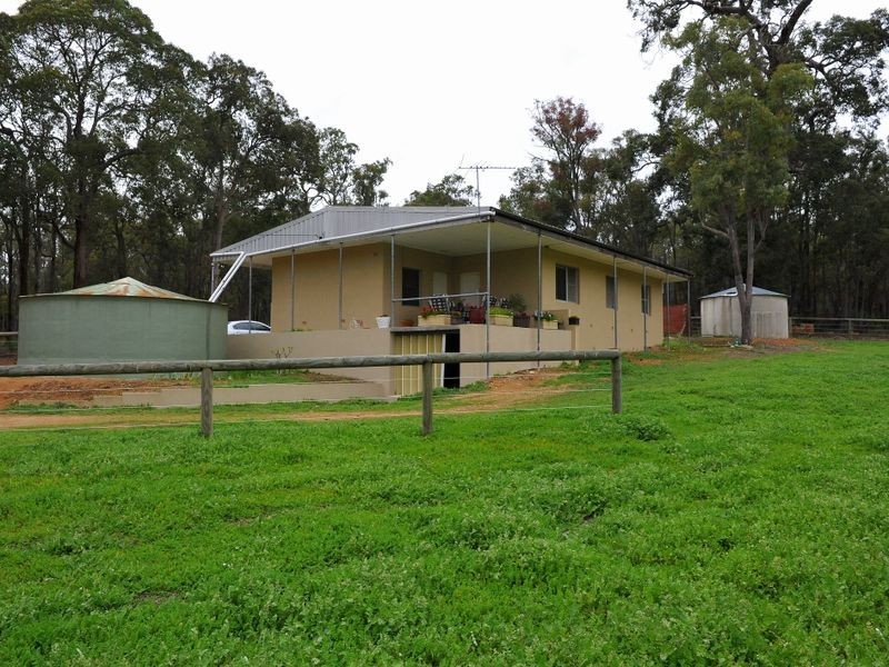 915 Mundaring Weir Road, Paulls Valley WA 6076