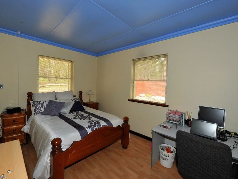 915 Mundaring Weir Road, Paulls Valley WA 6076