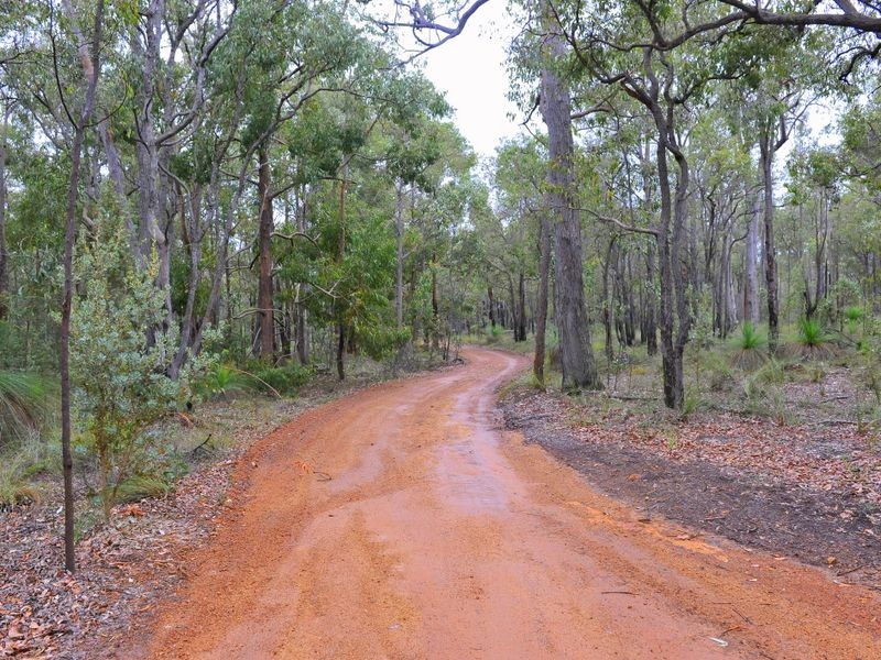 915 Mundaring Weir Road, Paulls Valley WA 6076