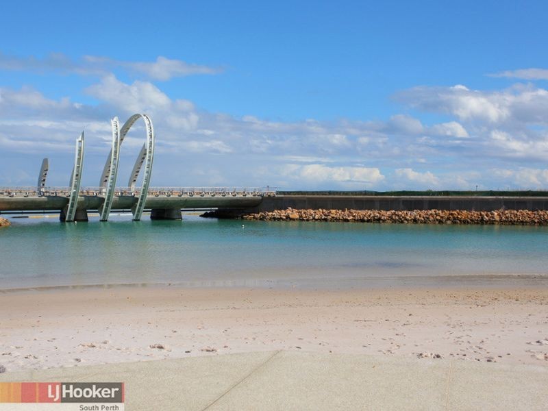 26 Arabella Loop, North Coogee WA 6163