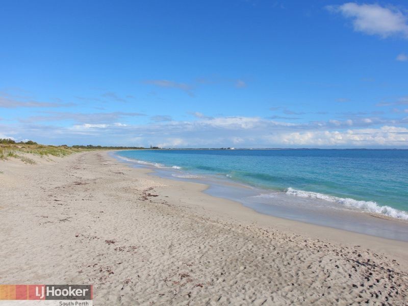 26 Arabella Loop, North Coogee WA 6163