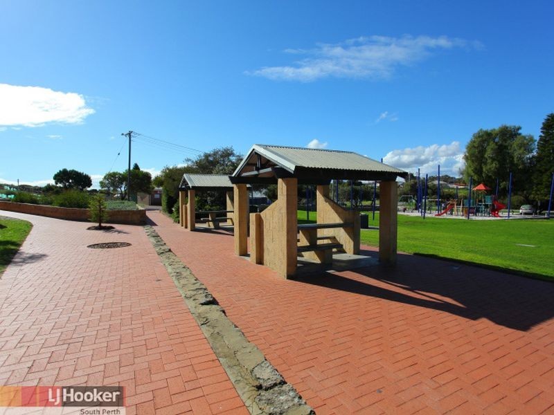 26 Arabella Loop, North Coogee WA 6163