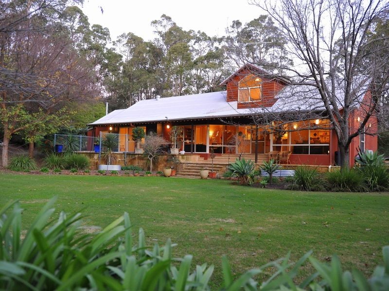 300 Aldersyde Road, Bickley WA 6076