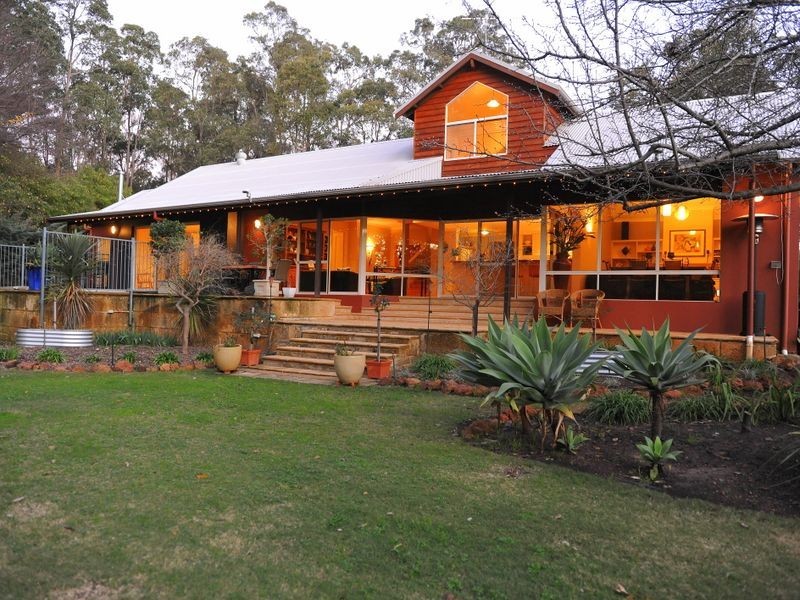 300 Aldersyde Road, Bickley WA 6076