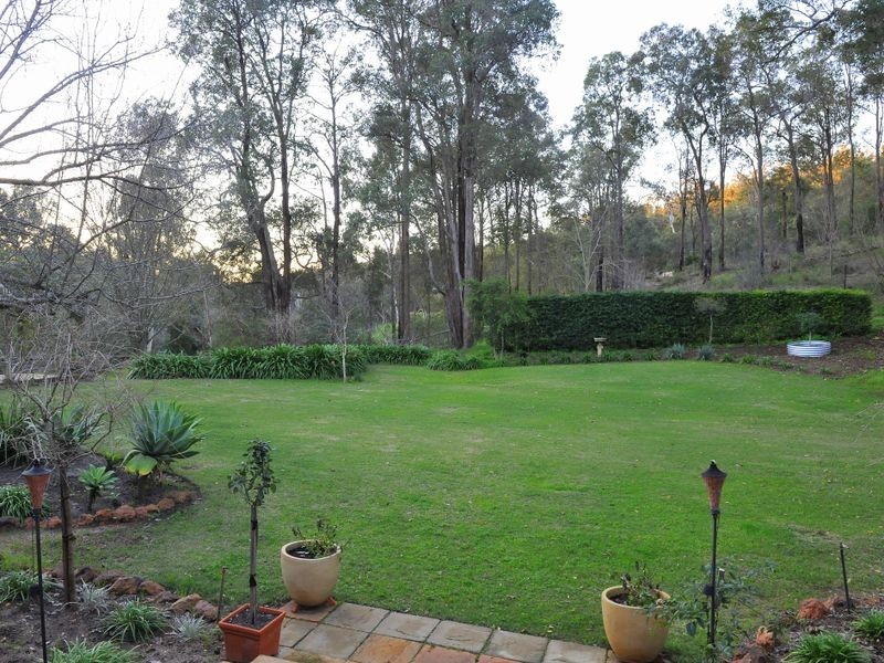 300 Aldersyde Road, Bickley WA 6076