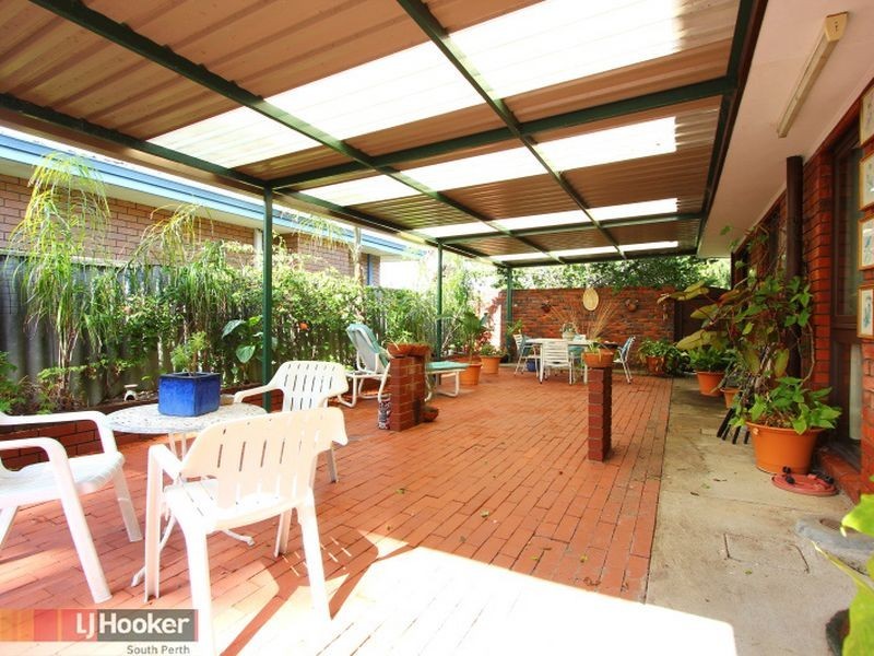 18 Axminster Street, Warnbro WA 6169