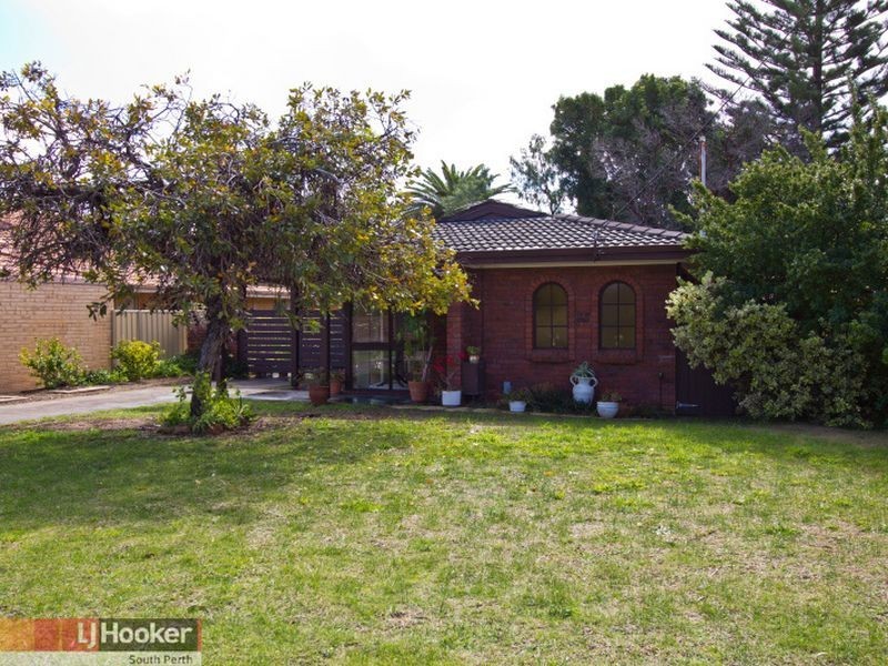 18 Axminster Street, Warnbro WA 6169
