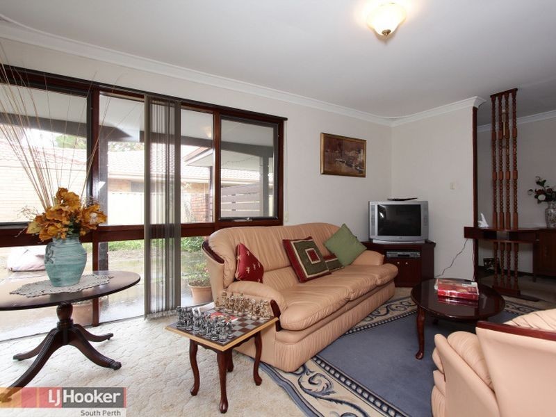 18 Axminster Street, Warnbro WA 6169