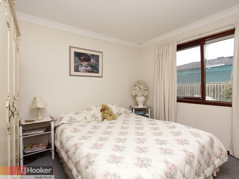 18 Axminster Street, Warnbro WA 6169